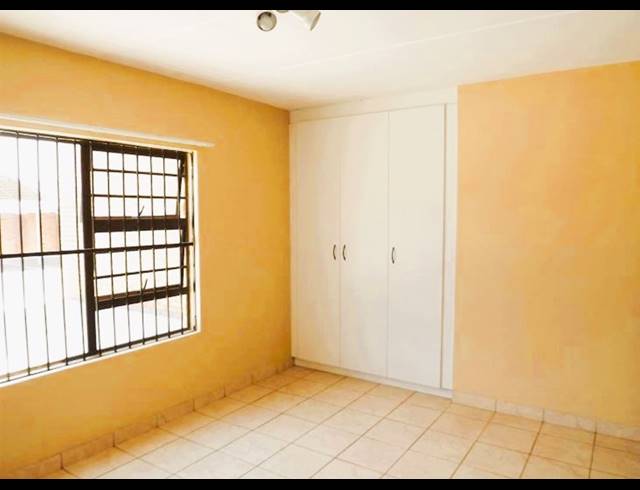 1 BEDROOM APARTMENT FOR SALE IN HONEYPARK